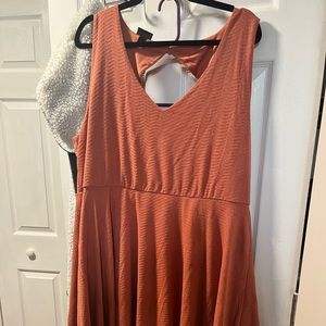 Torrid Orange, Slightly Open Back